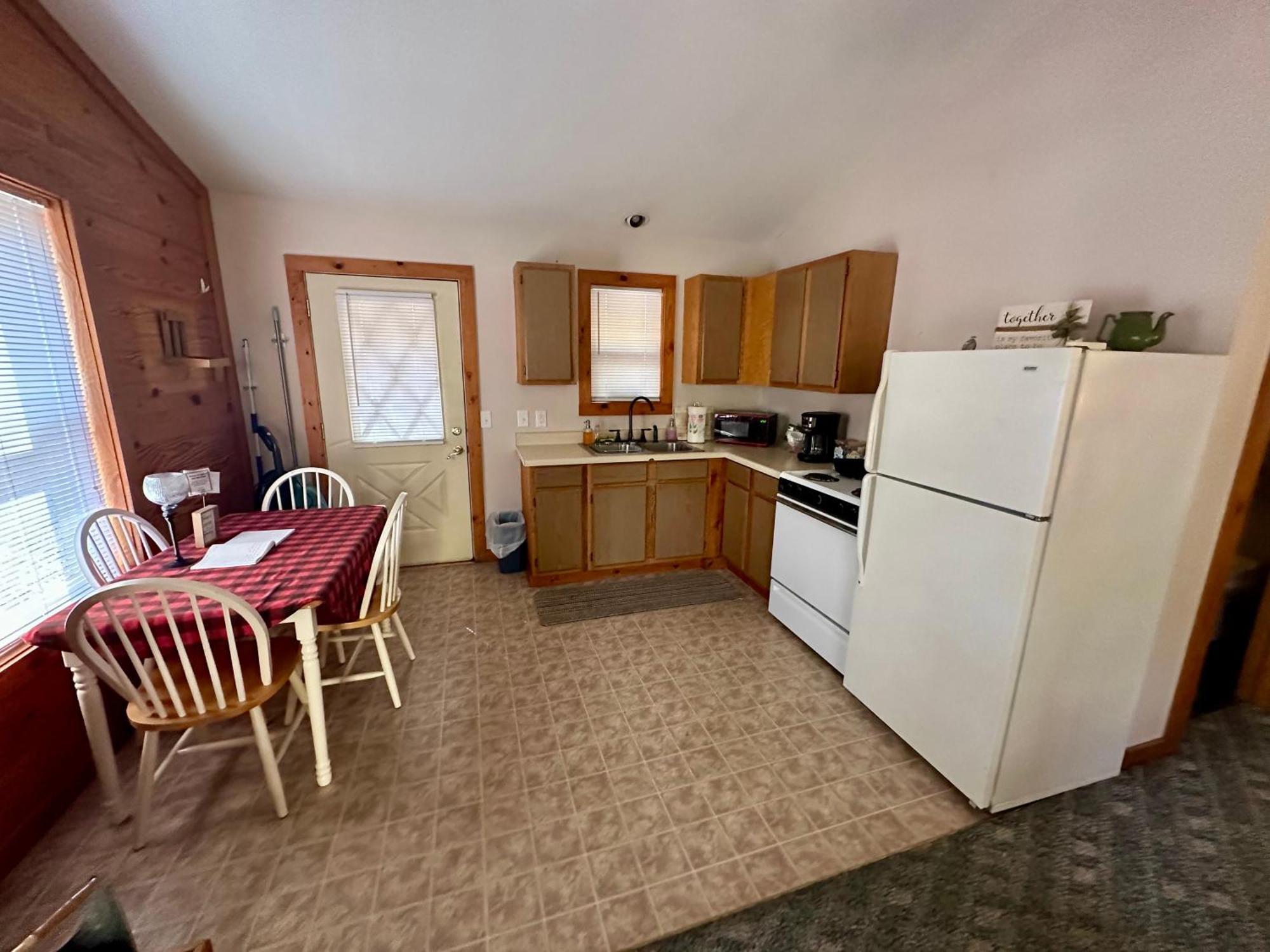 Cedar Creek Cabins #1 - Giant Spa Tub, Large Wooded Porch, Full Kitchen, 1 Bedroom Eureka Springs Exterior foto