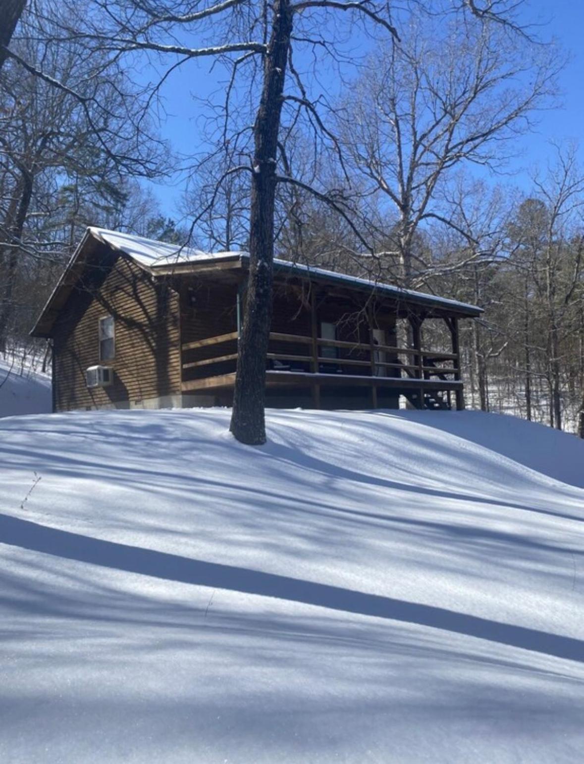 Cedar Creek Cabins #1 - Giant Spa Tub, Large Wooded Porch, Full Kitchen, 1 Bedroom Eureka Springs Exterior foto